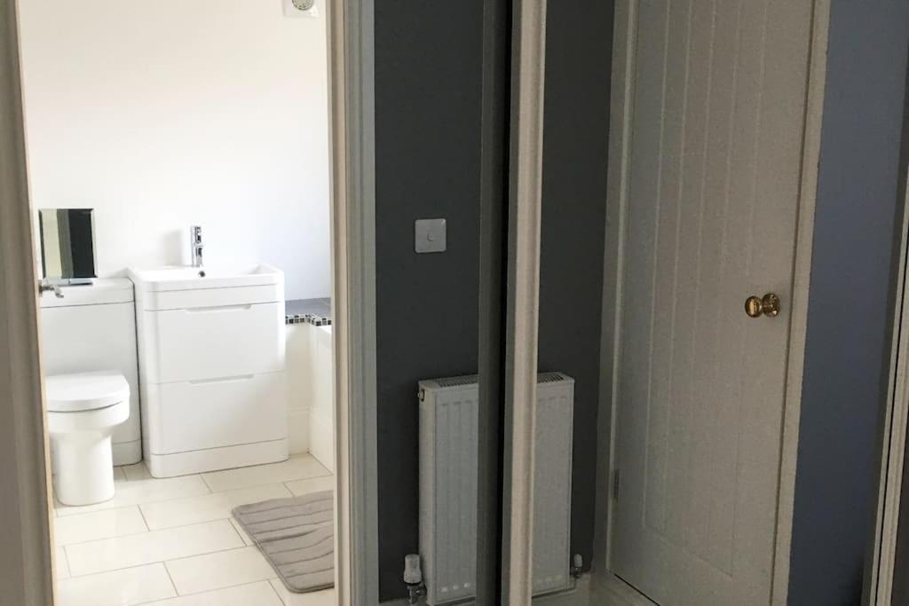Stylish 2 Bed Apart In The Heart Of North Norfolk Норт Уолшам Екстериор снимка
